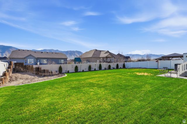 5640 N PARKVIEW DR, Stansbury Park, UT 84074