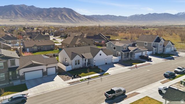 5640 N PARKVIEW DR, Stansbury Park, UT 84074