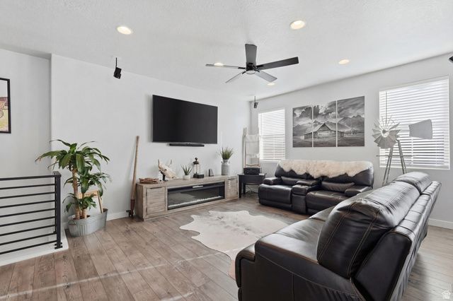 5640 N PARKVIEW DR, Stansbury Park, UT 84074