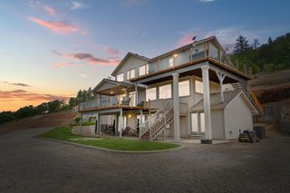 4002 Dry Creek Road, Medford, OR 97504