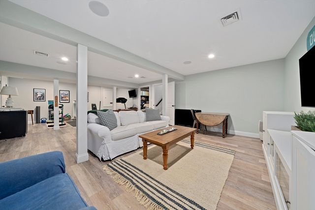 54 Chapel Street, Duxbury, MA 02332