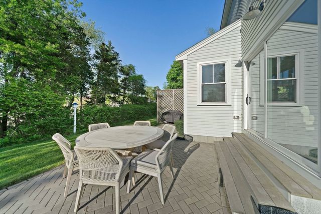 54 Chapel Street, Duxbury, MA 02332