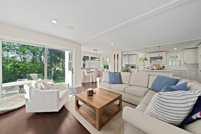 54 Chapel Street, Duxbury, MA 02332