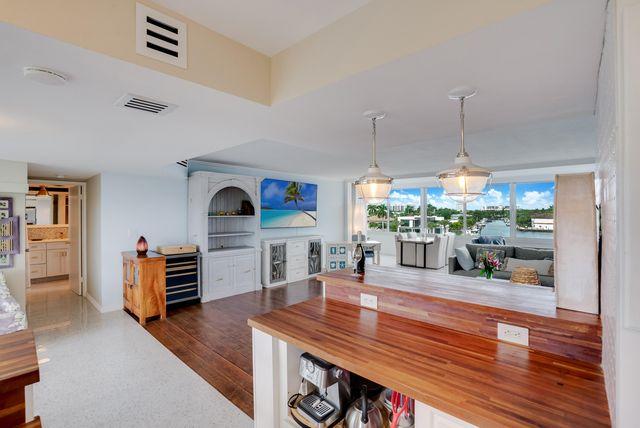 201 N Riverside Drive 402, Pompano Beach, FL 33062