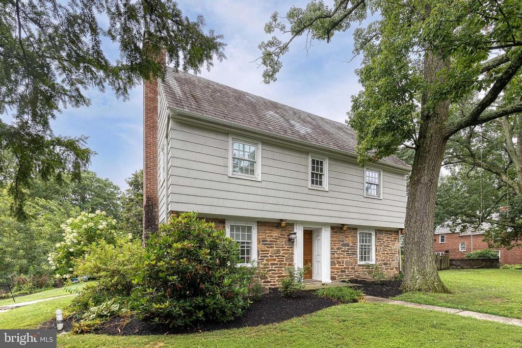 4010 ROUNDTOP RD, Baltimore, MD 21218