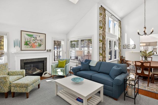 18 Kate's Glen 18, Plymouth, MA 02360