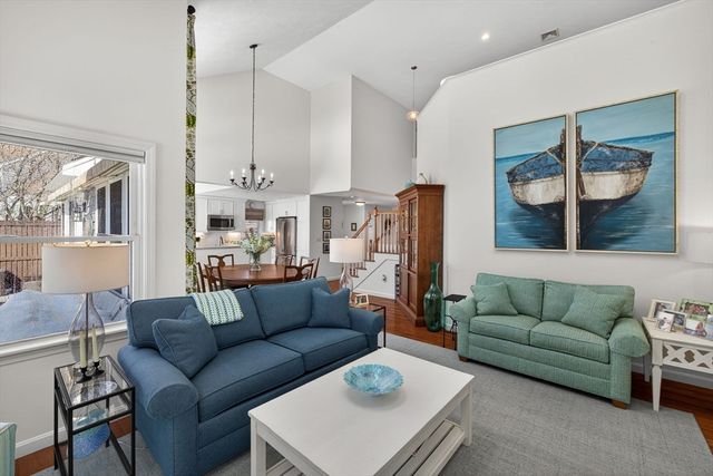 18 Kate's Glen 18, Plymouth, MA 02360