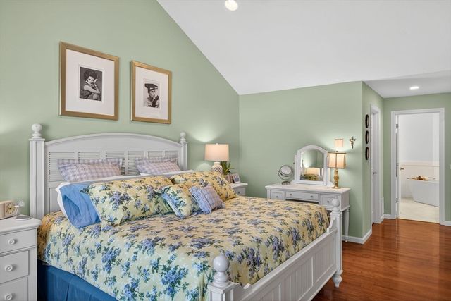 18 Kate's Glen 18, Plymouth, MA 02360