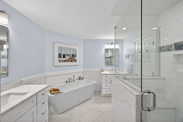 18 Kate's Glen 18, Plymouth, MA 02360