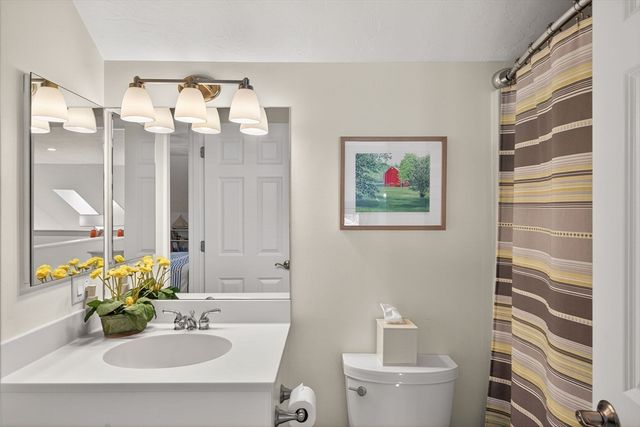 18 Kate's Glen 18, Plymouth, MA 02360