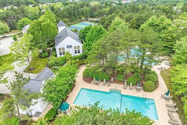 18 Kate's Glen 18, Plymouth, MA 02360