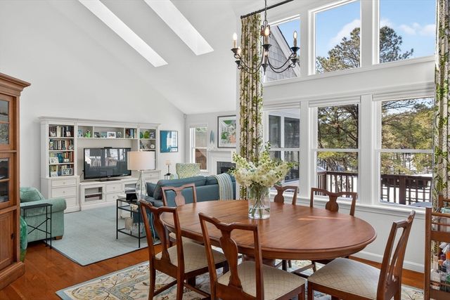 18 Kate's Glen 18, Plymouth, MA 02360