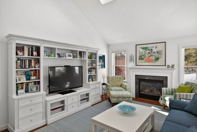 18 Kate's Glen 18, Plymouth, MA 02360