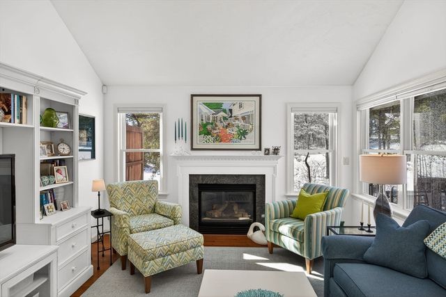 18 Kate's Glen 18, Plymouth, MA 02360