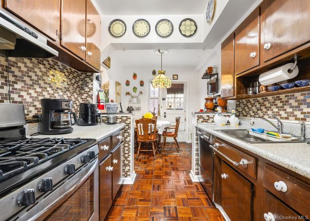 1529 Hammersley Avenue, Bronx, NY 10469