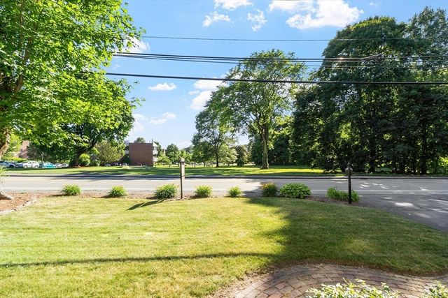 29 South St, Shrewsbury, MA 01545