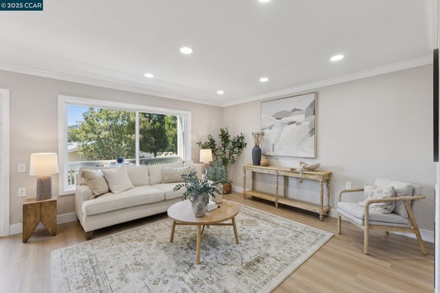 2101 Golden Rain 14, Walnut Creek, CA 94595