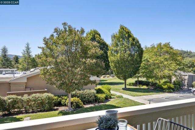 2101 Golden Rain 14, Walnut Creek, CA 94595