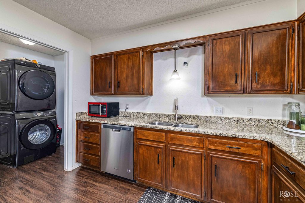 Image 15 of property listing at 1516 N Van Buren Street, San Angelo, TX 76901