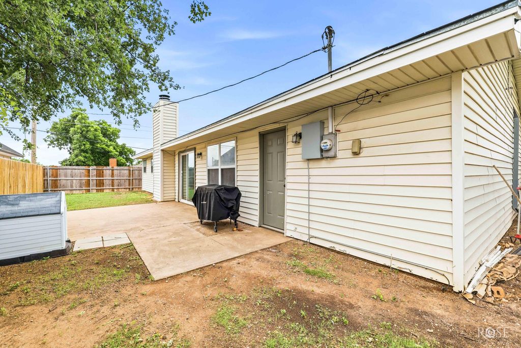Image 26 of property listing at 1516 N Van Buren Street, San Angelo, TX 76901