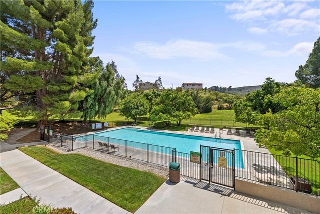 19958 Avenue Of The Oaks, Newhall, CA 91321