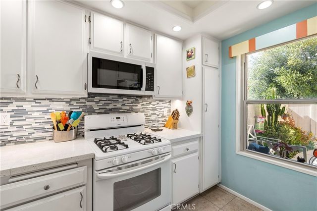 19958 Avenue Of The Oaks, Newhall, CA 91321