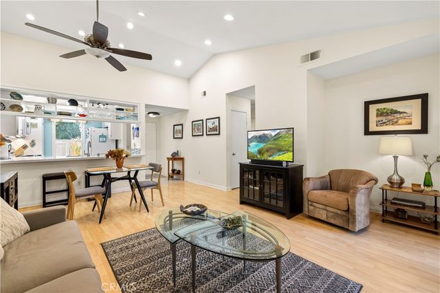 19958 Avenue Of The Oaks, Newhall, CA 91321