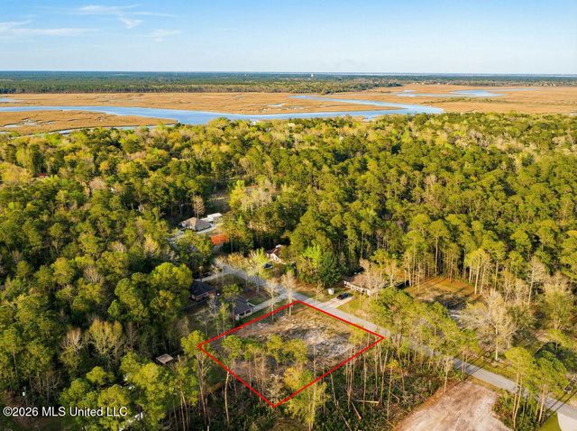 000 Dorothy Street, Ocean Springs, MS 39564