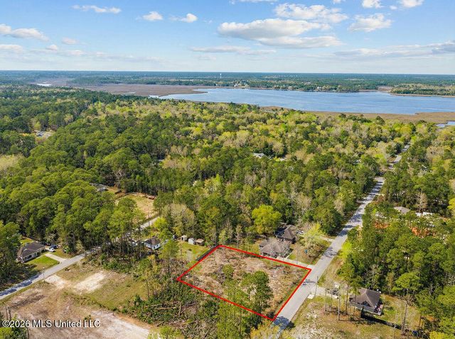 000 Dorothy Street, Ocean Springs, MS 39564