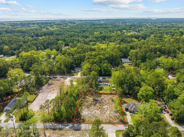 000 Dorothy Street, Ocean Springs, MS 39564