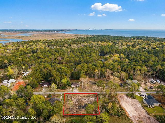 000 Dorothy Street, Ocean Springs, MS 39564