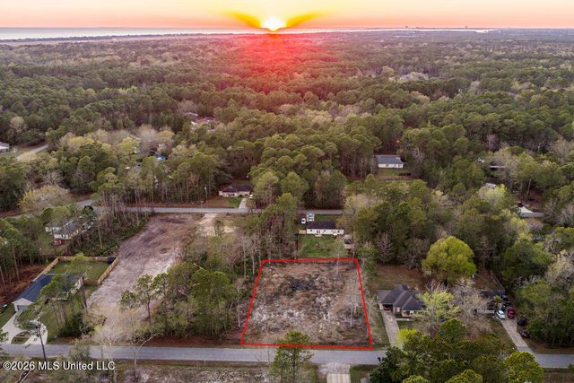 000 Dorothy Street, Ocean Springs, MS 39564