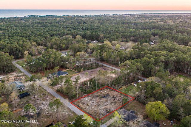 000 Dorothy Street, Ocean Springs, MS 39564