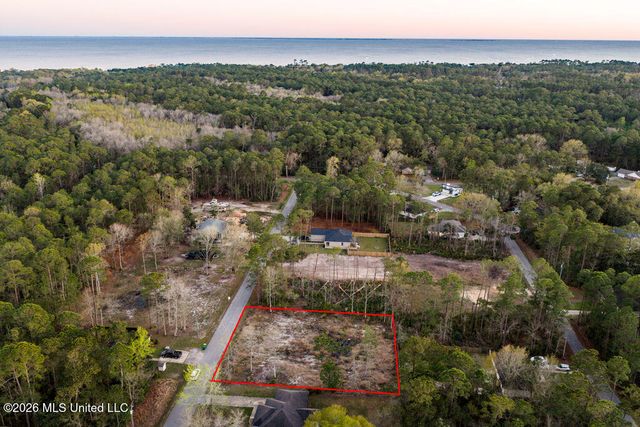 000 Dorothy Street, Ocean Springs, MS 39564