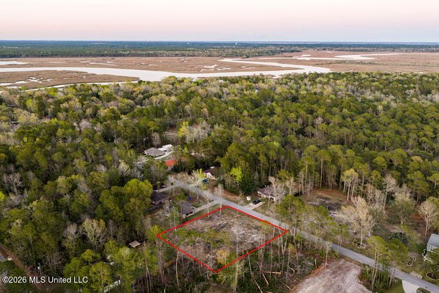 000 Dorothy Street, Ocean Springs, MS 39564