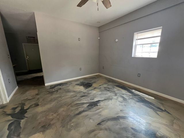 2100 Van Zandt Ave, Marshall, TX 75670