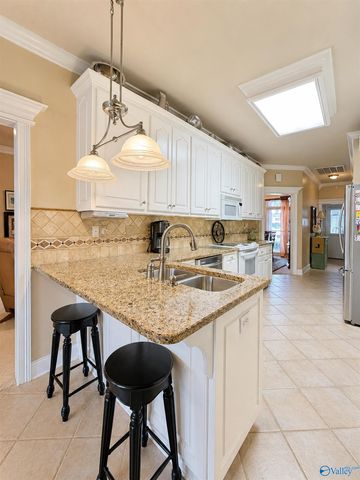 810 Village Court SW, Decatur, AL 35603