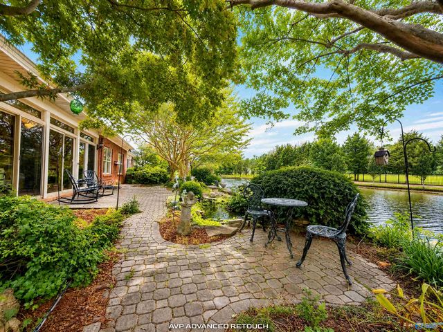 810 Village Court SW, Decatur, AL 35603