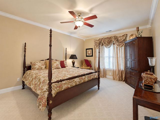 810 Village Court SW, Decatur, AL 35603