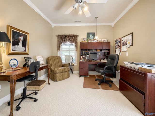 810 Village Court SW, Decatur, AL 35603