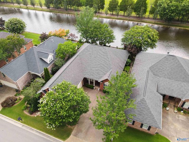 810 Village Court SW, Decatur, AL 35603