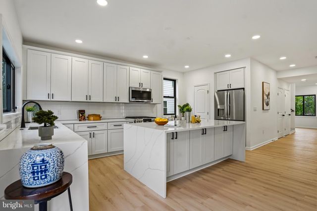 3108 ADAMS ST NE, Washington, DC 20018