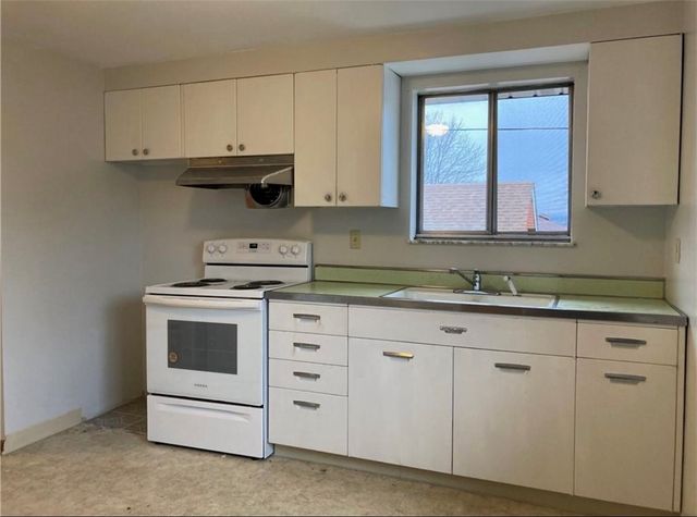 710 Lewis ave 3, Jeannette, PA 15644