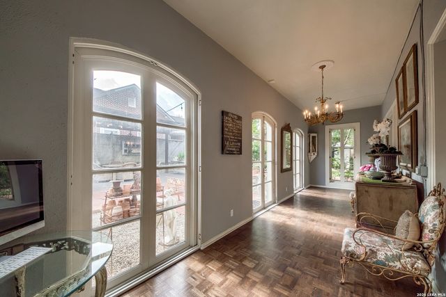 318 W HUISACHE AVE, San Antonio, TX 78212