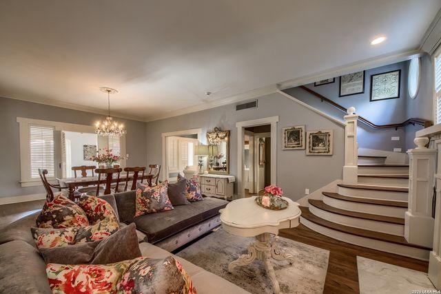 318 W HUISACHE AVE, San Antonio, TX 78212