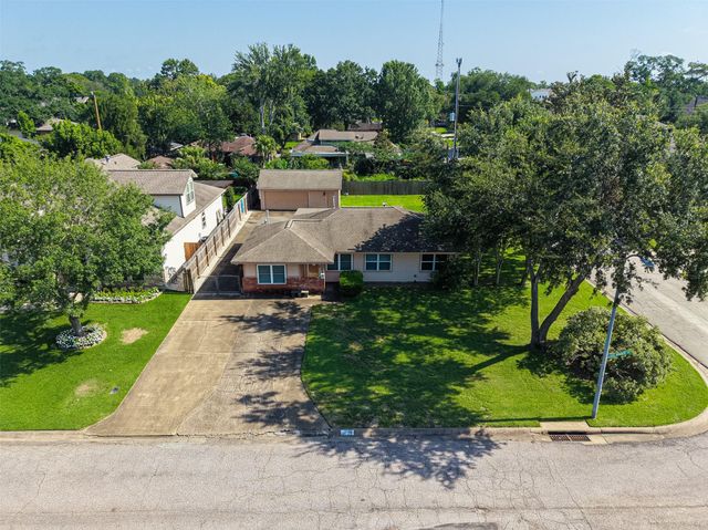9602 Long Branch Lane, Houston, TX 77055
