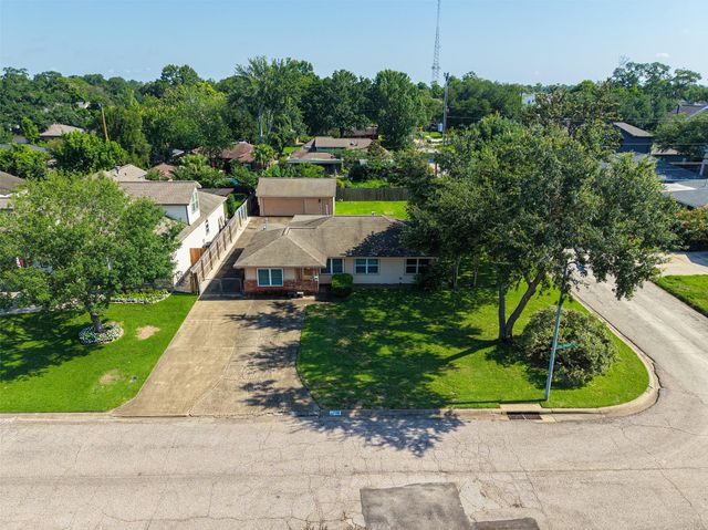 9602 Long Branch Lane, Houston, TX 77055