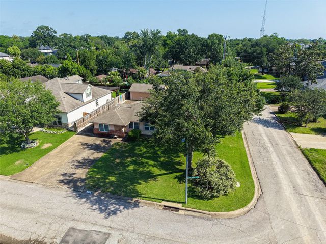 9602 Long Branch Lane, Houston, TX 77055