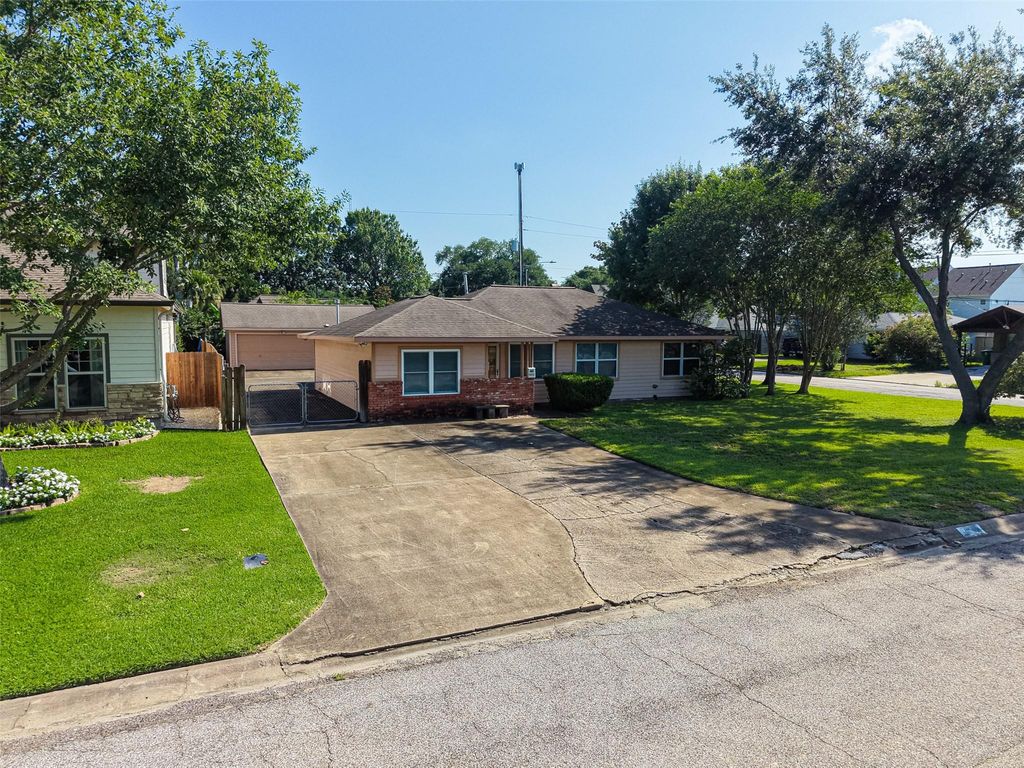 9602 Long Branch Lane, Houston, TX 77055