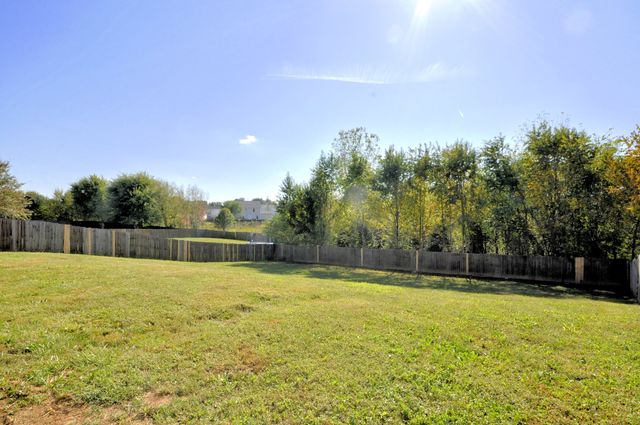 994 SILTY DR, Clarksville, TN 37042